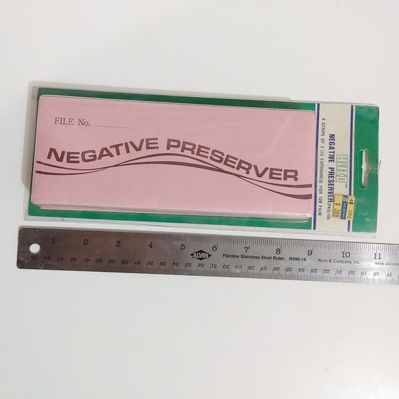 Vintage Hitco pink negative preserver pack of 10 for 120 film - Picture 5 of 5